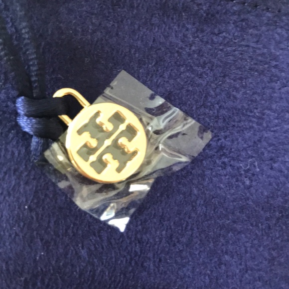 New Guaranteed Authentic Velvet Jewelry pouch - Picture 2 of 3